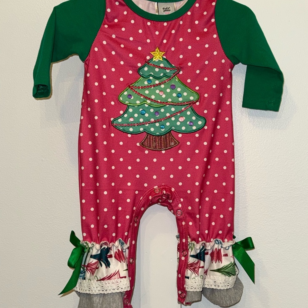 Christmas Dash of Glitter onesie size 0-3 months